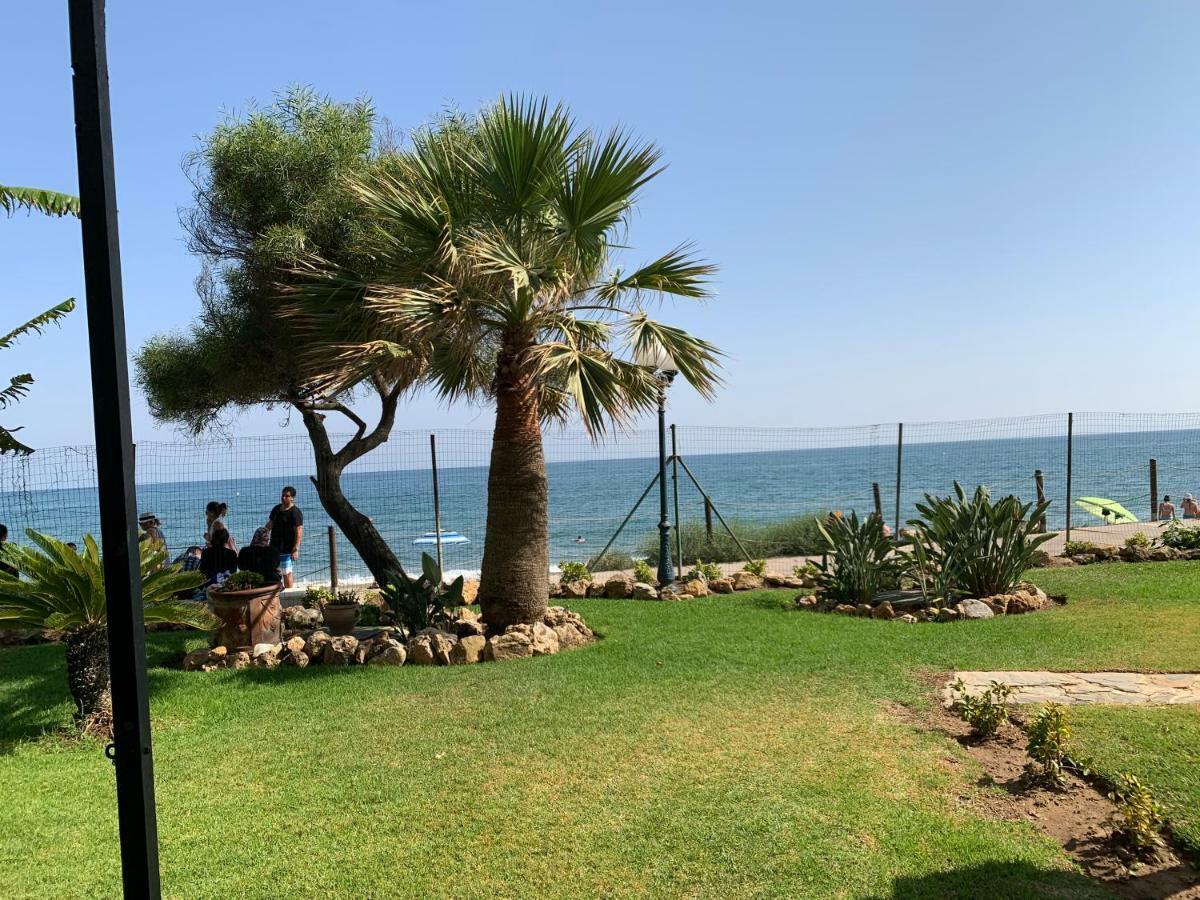 Apartament Aguamarina On The Beach Front Apartment Михас Коста Екстериор снимка