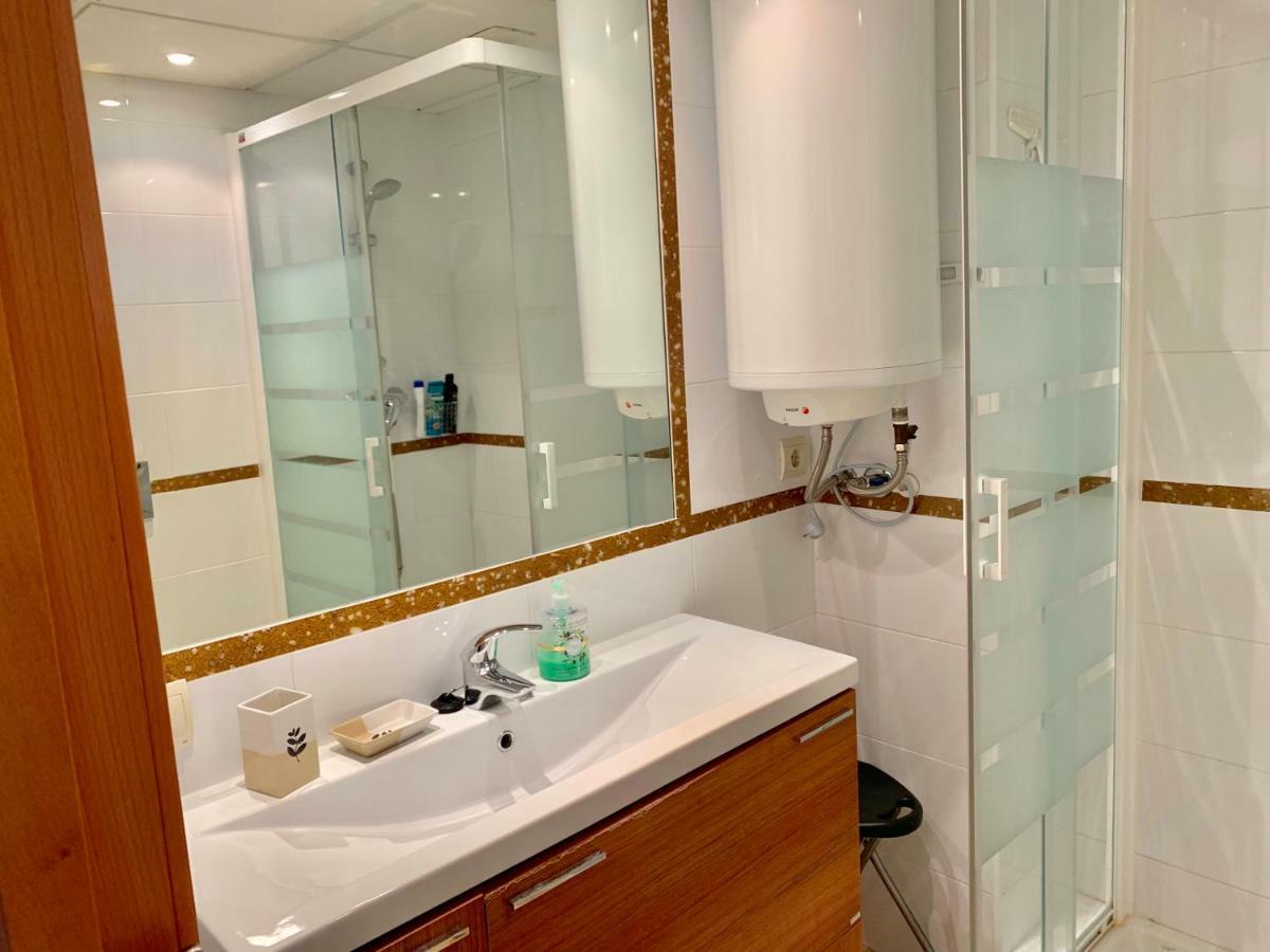 Apartament Aguamarina On The Beach Front Apartment Михас Коста Екстериор снимка