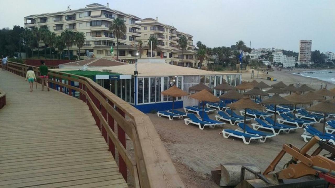 Apartament Aguamarina On The Beach Front Apartment Михас Коста Екстериор снимка