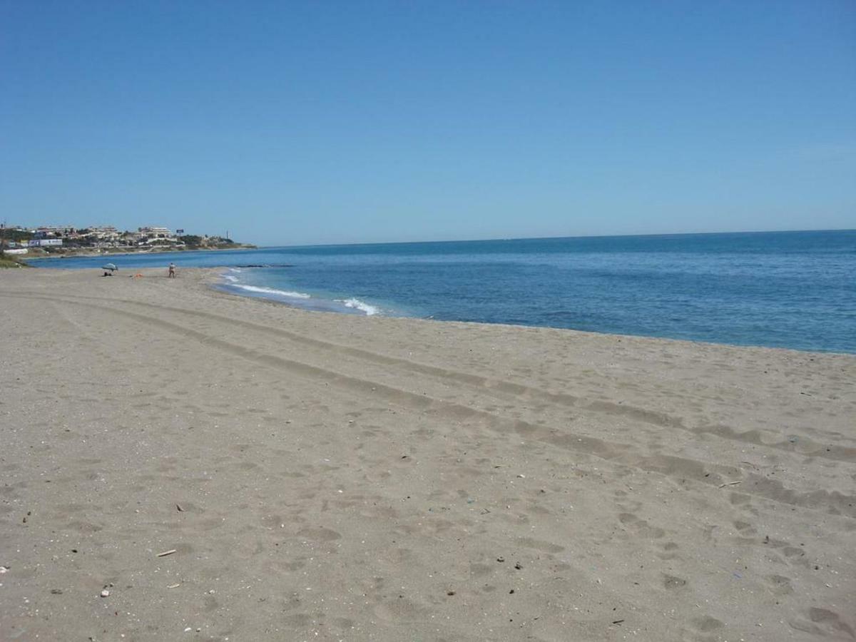 Apartament Aguamarina On The Beach Front Apartment Михас Коста Екстериор снимка