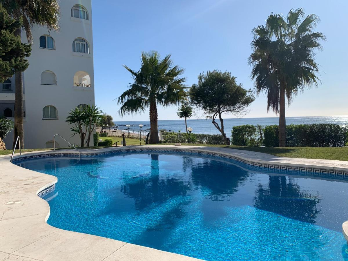 Apartament Aguamarina On The Beach Front Apartment Михас Коста Екстериор снимка